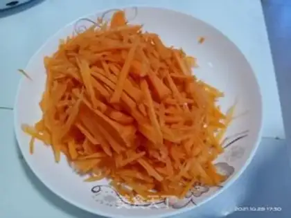 Make Carrot fried eggs step 0