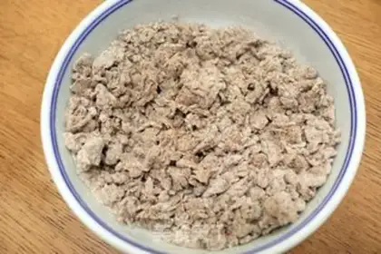 Make Black wheat cakes and meat clamps step 1
