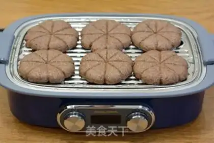 Make Black wheat cakes and meat clamps step 10