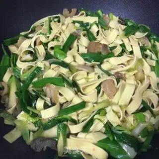 Make Garlic and bean skin step 7