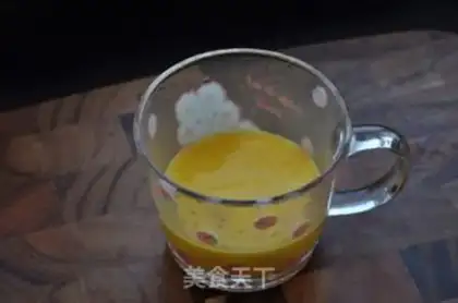 Make Cracking eggs step 1