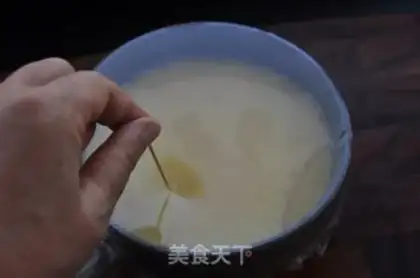 Make Cracking eggs step 5