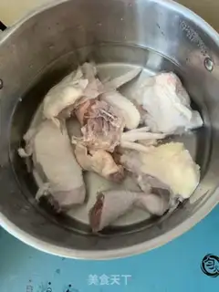 Make Ink fish dry mushroom chicken soup step 3