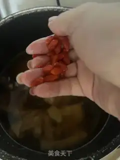 Make Ink fish dry mushroom chicken soup step 13