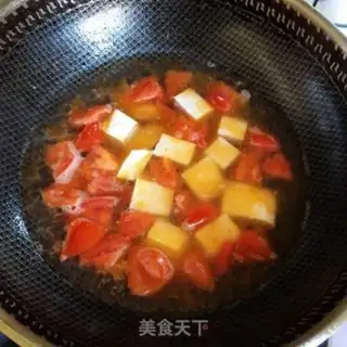 Make Tomato dress and tofu soup step 2