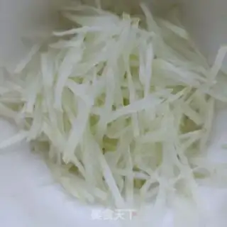 Make White radish gravy step 0