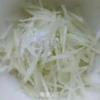 Make White radish gravy step 1
