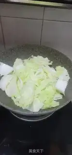 Make Beefball cabbage soup step 3
