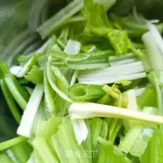 Make Garlic intestines and ravioli step 2