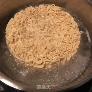 Make Fried omelet beef rolls for bubble noodles step 4