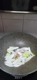 Make Onion fried meat step 3