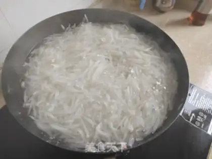 Make Pork radish pancakes step 1