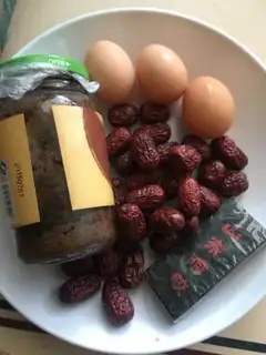 Make Oglywood dates boiled eggs step 0