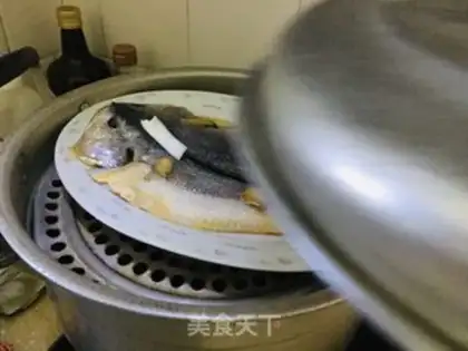 Make A big yellow fish step 3