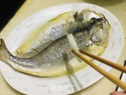 Make A big yellow fish step 4