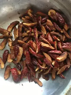 Make Oglywood dates boiled eggs step 2