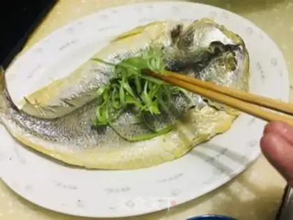Make A big yellow fish step 5