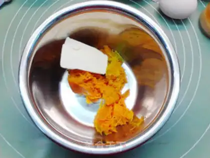 Make Pumpkin pecan muffin step 1