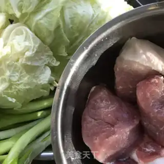 Make The cabbage meat bun step 1