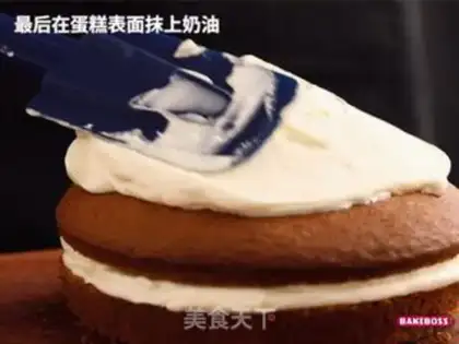 Make Blueberry naked cake step 5