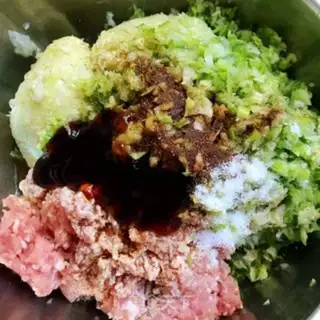Make The cabbage meat bun step 3