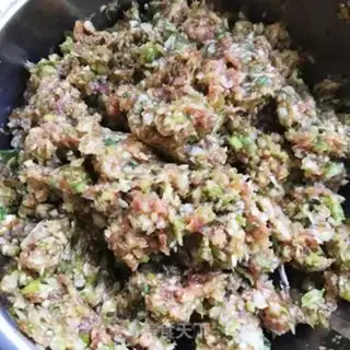 Make The cabbage meat bun step 4