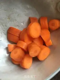 Make ♪ The carrots and lily ♪ step 1