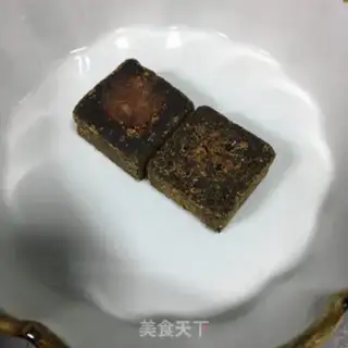 Make Black sugar egg wine step 1