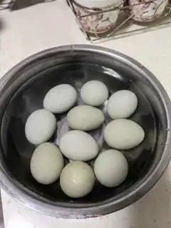 Make Dry eggs with halobeans step 1