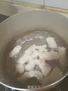 Make Shrimp Skinny doll soup step 1