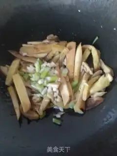 Make Celery fried abalone mushrooms step 5