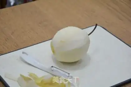Make A red pear step 1