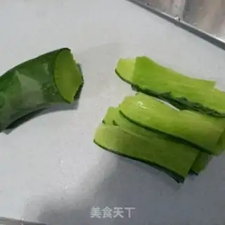 Make Three-coloured radish and fat pig rolls step 0