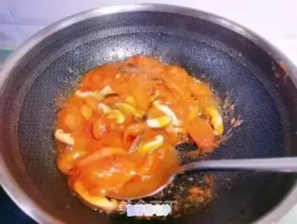 Make Tomato shrimp pasta step 3