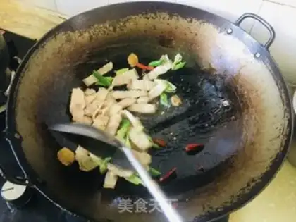 Make Creamed cabbage with potatoes step 1