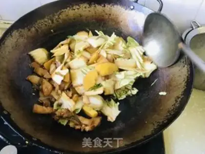 Make Creamed cabbage with potatoes step 5