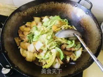 Make Creamed cabbage with potatoes step 7