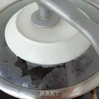 Make Red sugar steamed dates step 8