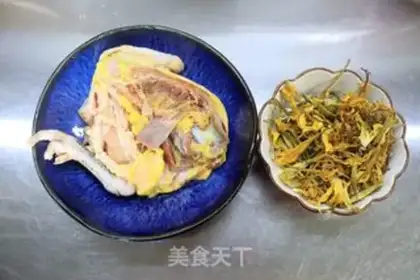 Make Golden needle chicken soup step 0