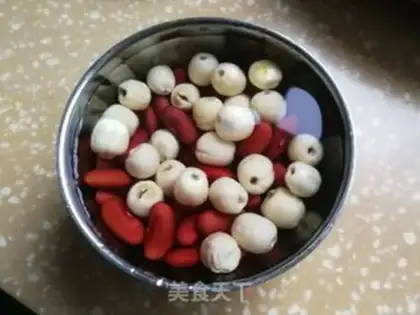 Make Lotus Red Bean Porridge step 0