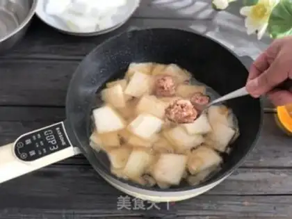 Make Porkball soup step 3