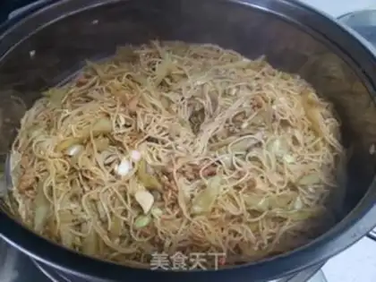 Make Peaches gravy noodles step 7