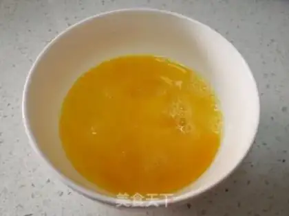 Make Scrambled eggs step 2