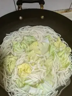 Make The doll-cooked noodles step 2