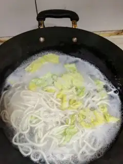 Make The doll-cooked noodles step 3