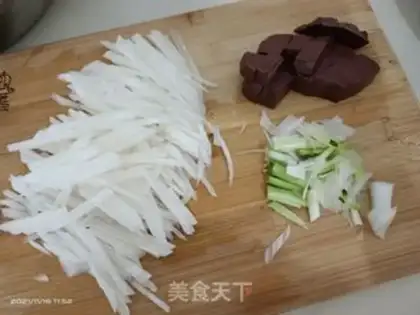 Make Roach beef step 0
