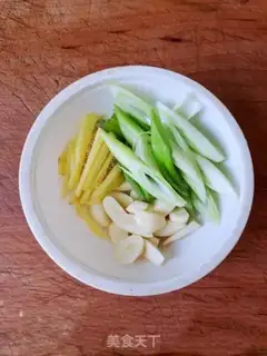 Make Jell-O fish step 1