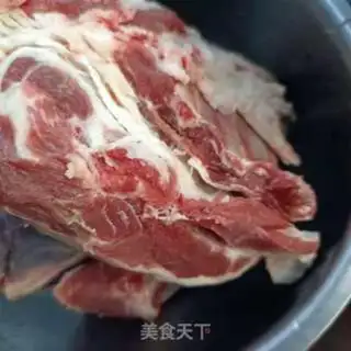 Make A radish lamb soup step 0