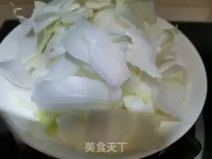 Make Hand torn cabbage step 0