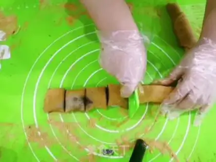 Make Donkey rolls step 7